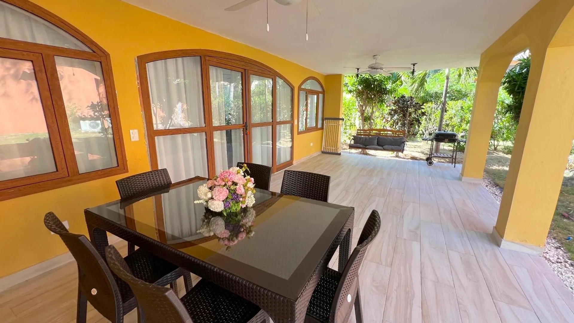 Aventura Tropical - Villas And Suites - Playa Los Corales 푼타 카나