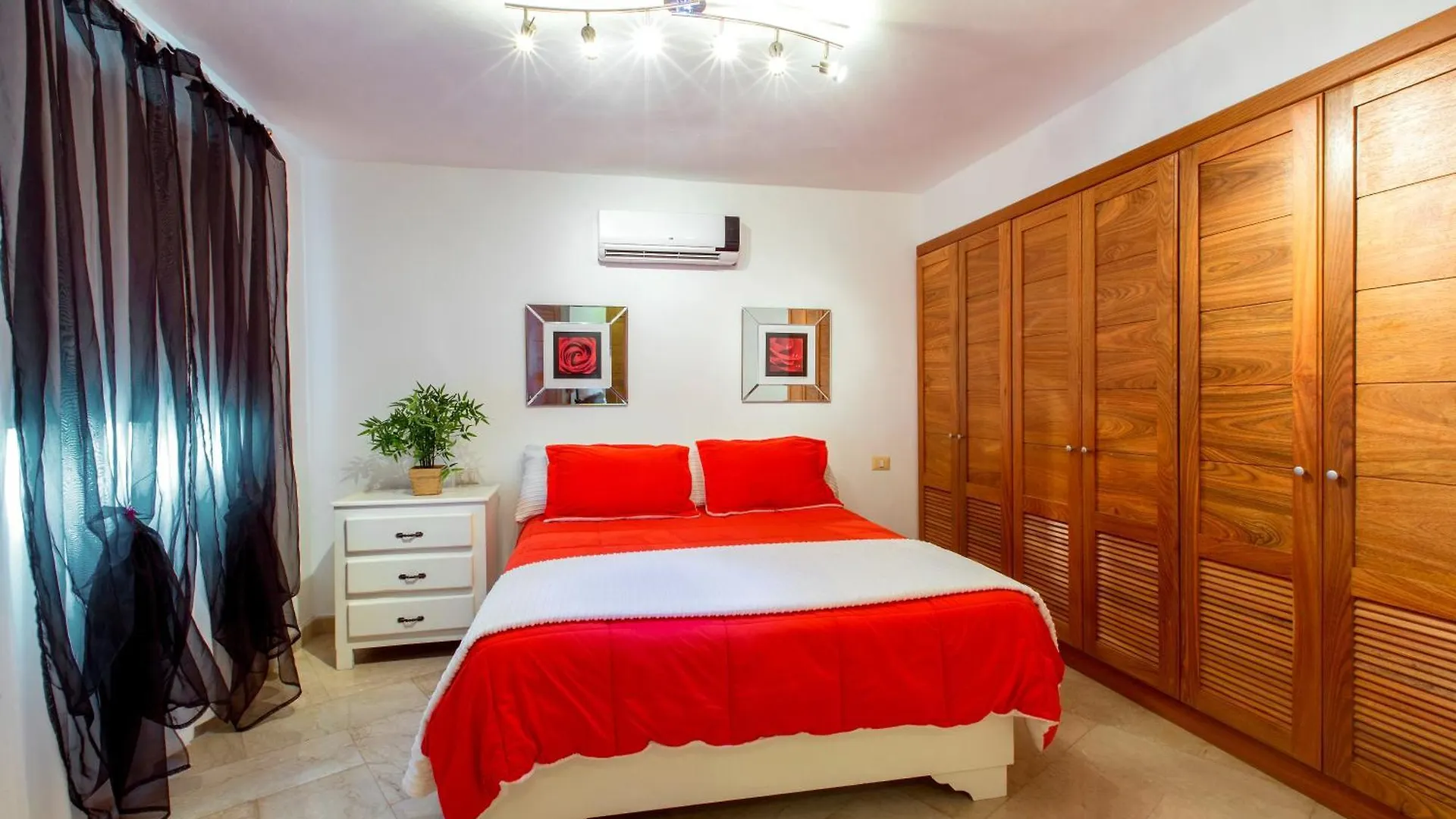 Aventura Tropical - Villas And Suites - Playa Los Corales 푼타 카나